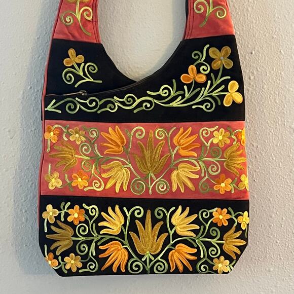 Boho Embroidered Shoulder Bag Floral Hippie Sling Hobo Purse Festival Y2K - Picture 3 of 7